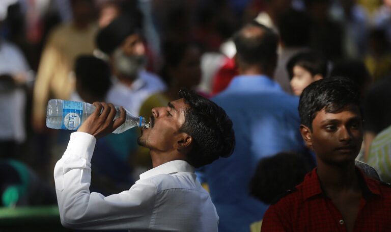 Ινδία: Δώδεκα νεκροί από καύσωνα σε τελετή απονομής βραβείων