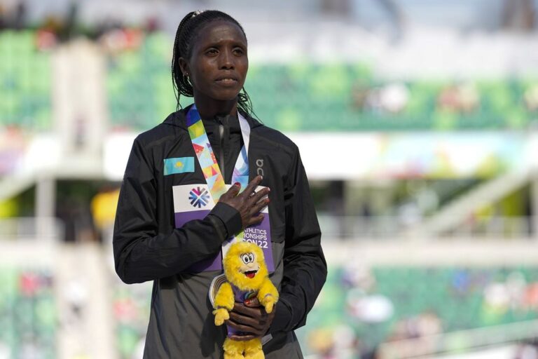 Nτοπέ η παγκόσμια πρωταθλήτρια στα 3000μ. στιπλ, Νόρα Τζερούτο – Προσωρινή αποβολή της