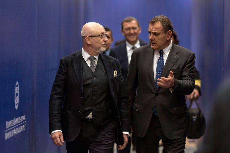 Ν. Παναγιωτόπουλος: Είμαστε αντίθετοι με τον αναθεωρητισμό – Ηρωικές οι Ένοπλες Δυνάμεις της Ουκρανίας