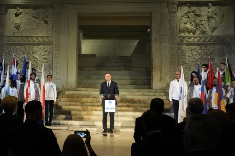 Ρώμη: Ικανοποίηση του Πολωνού προέδρου για τον αποκλεισμό Ρώσων και Λευκορώσων από τους Ευρωπαϊκούς Αγώνες