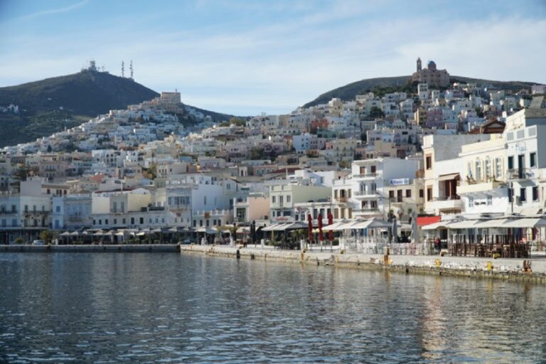 Σύρος: Σε εξέλιξη έρευνα για σορό παιδιού στο λιμάνι της Ερμούπολης