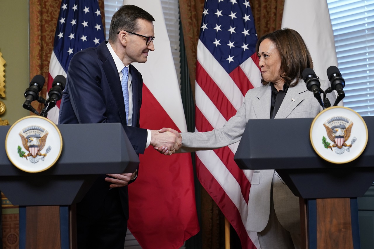  ΗΠΑ: Ο Πολωνός πρωθυπουργός πρότεινε η χώρα του να γίνει ευρωπαϊκό κέντρο εξυπηρέτησης των αρμάτων Abrams