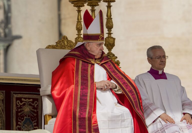 Βατικανό: Ο Πάπας χοροστάτησε στη Θεία Λειτουργία της Κυριακής των Βαΐων (photos)