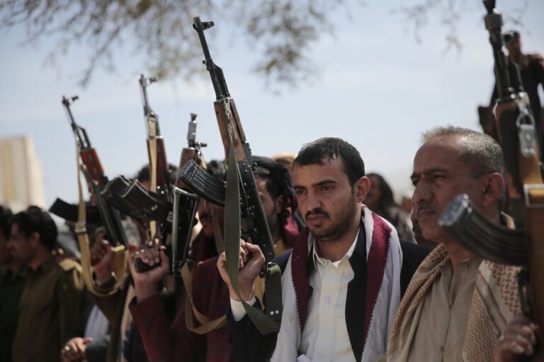 Υεμένη: Συνάντηση του Σαουδάραβα πρεσβευτή με τους Χούτι για εκεχειρία και τερματισμό του οκταετούς πολέμου