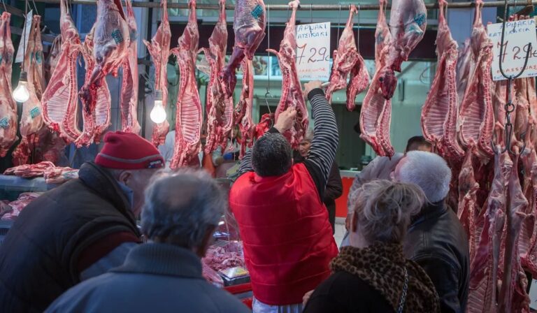 Αύριο η πρεμιέρα για το «Καλάθι του Πάσχα» – Τι θα περιλαμβάνει
