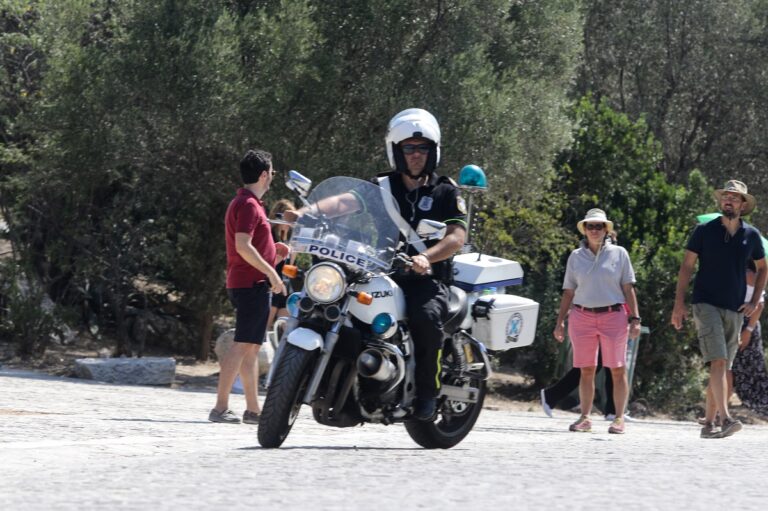 Τρόμος για 33χρονη στην Ακρόπολη: 38χρονος αποπειράθηκε να τη βιάσει στη μέση του δρόμου