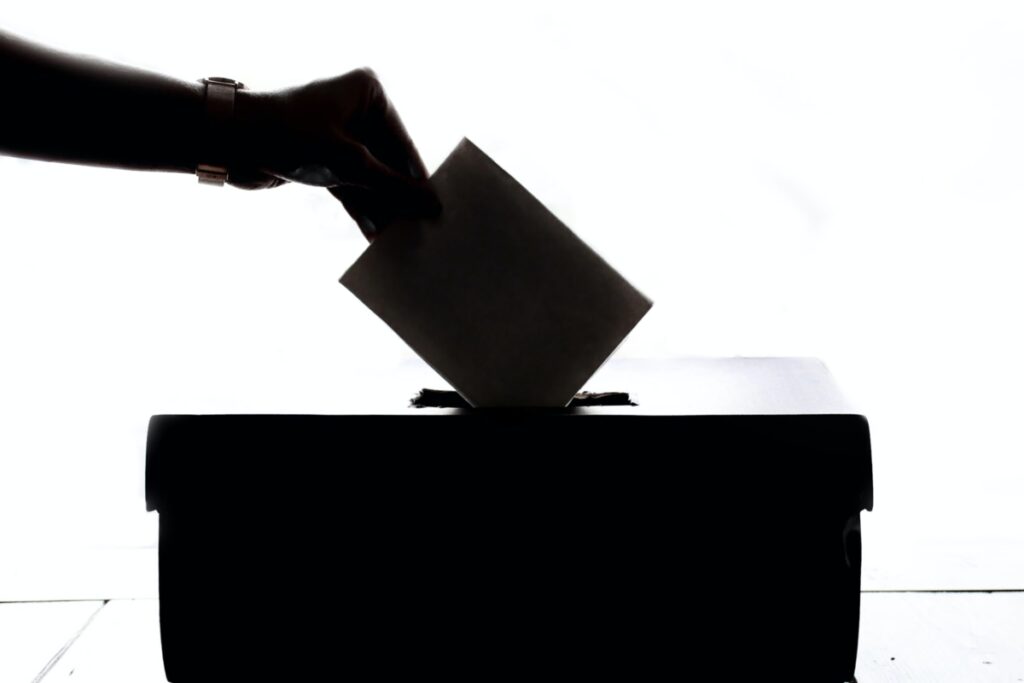 Εκλογές 2023: Εντείνεται ο προεκλογικός αγώνας με περιοδείες και ομιλίες