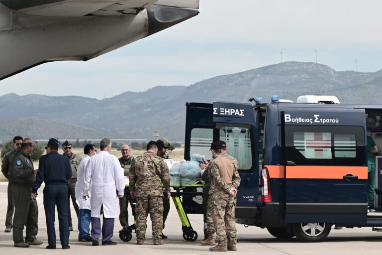 Έφθασε ο διασωληνωμένος Έλληνας τραυματίας από το Σουδάν – Σε πλήρη εξέλιξη το σχέδιο απομάκρυνσης Ελλήνων