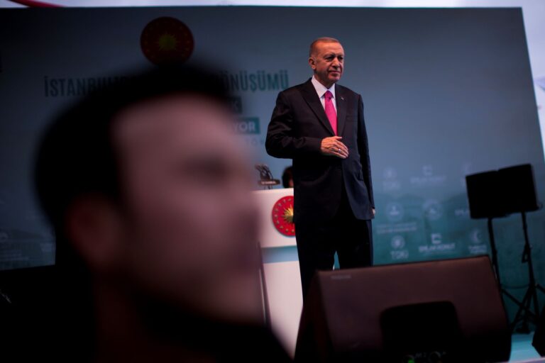 Θρίλερ με την υγεία του Ερντογάν – Οργιάζουν οι φήμες, «φουλ» οι μηχανές για τις τουρκικές εκλογές
