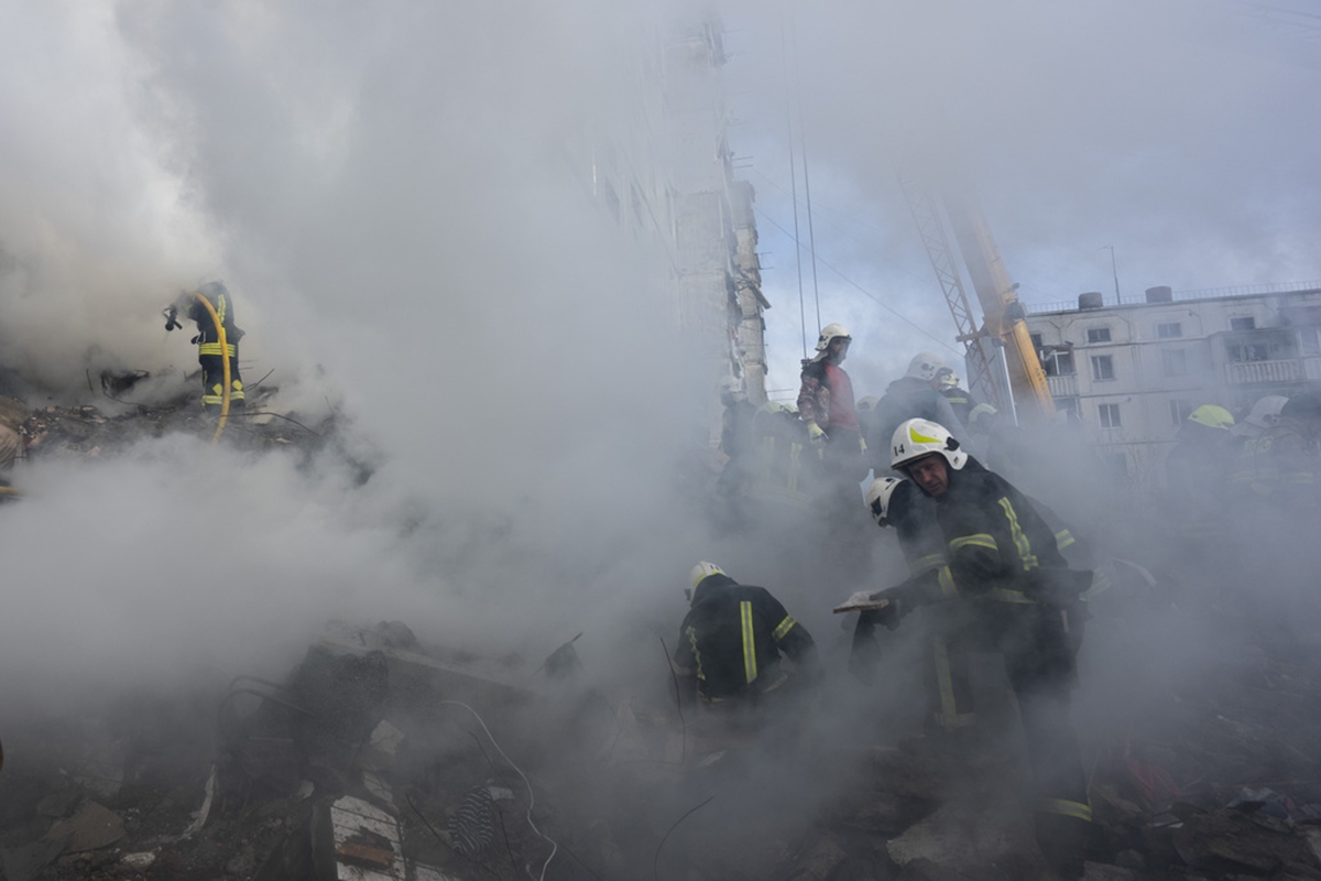 Oυκρανία: Δεξαμενή καυσίμων τυλίχτηκε στις φλόγες στην Κριμαία μετά από επίθεση με drone