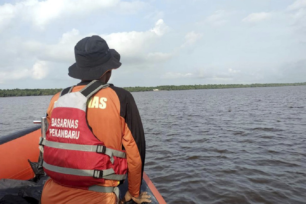 Ινδονησία: Ανατροπή πλοίου ανοικτά της Σουμάτρα – Τουλάχιστον 11 νεκροί και ένας αγνοούμενος
