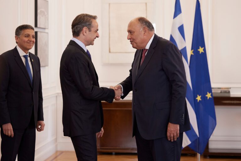 Συνάντηση Μητσοτάκη – Σούκρι: Η ηλεκτρική διασύνδεση Ελλάδας – Αιγύπτου στο επίκεντρο