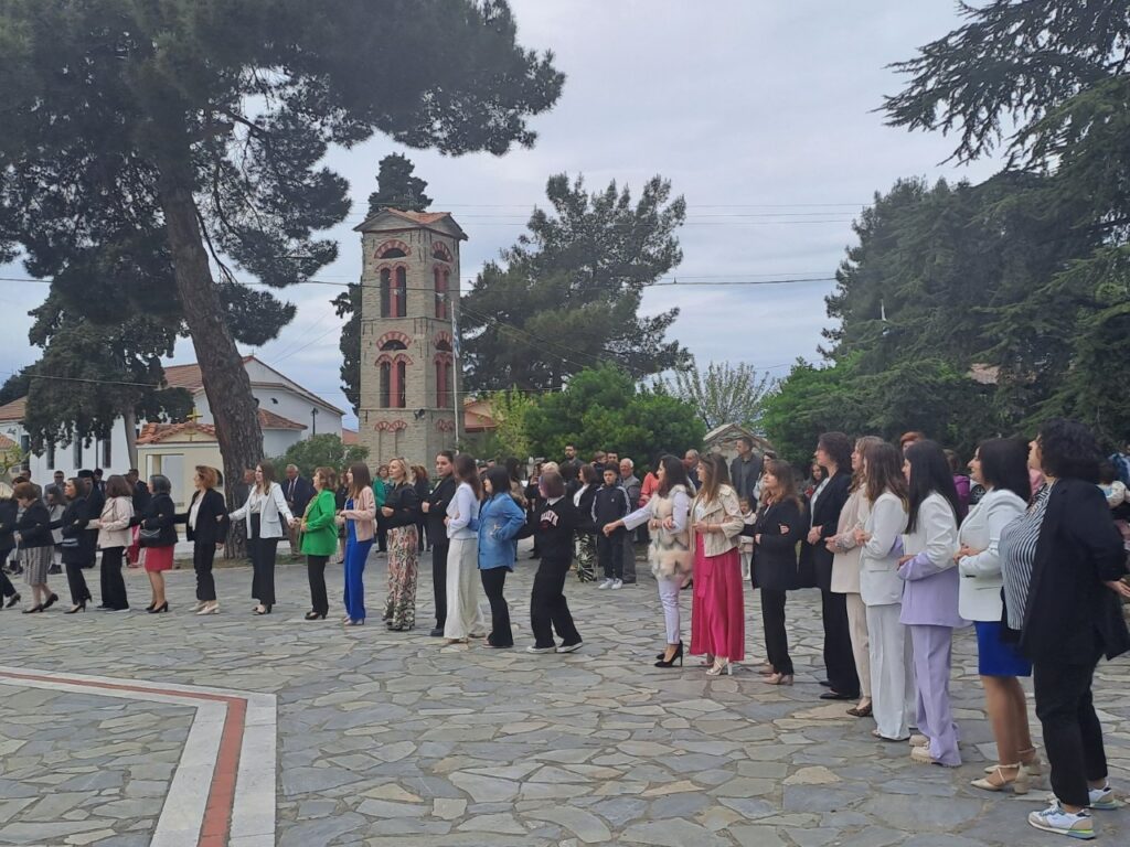 Με “Ζεμπέλι” γιόρτασαν την δεύτερη μέρα του Πάσχα στην Όσσα του δήμου Τεμπών