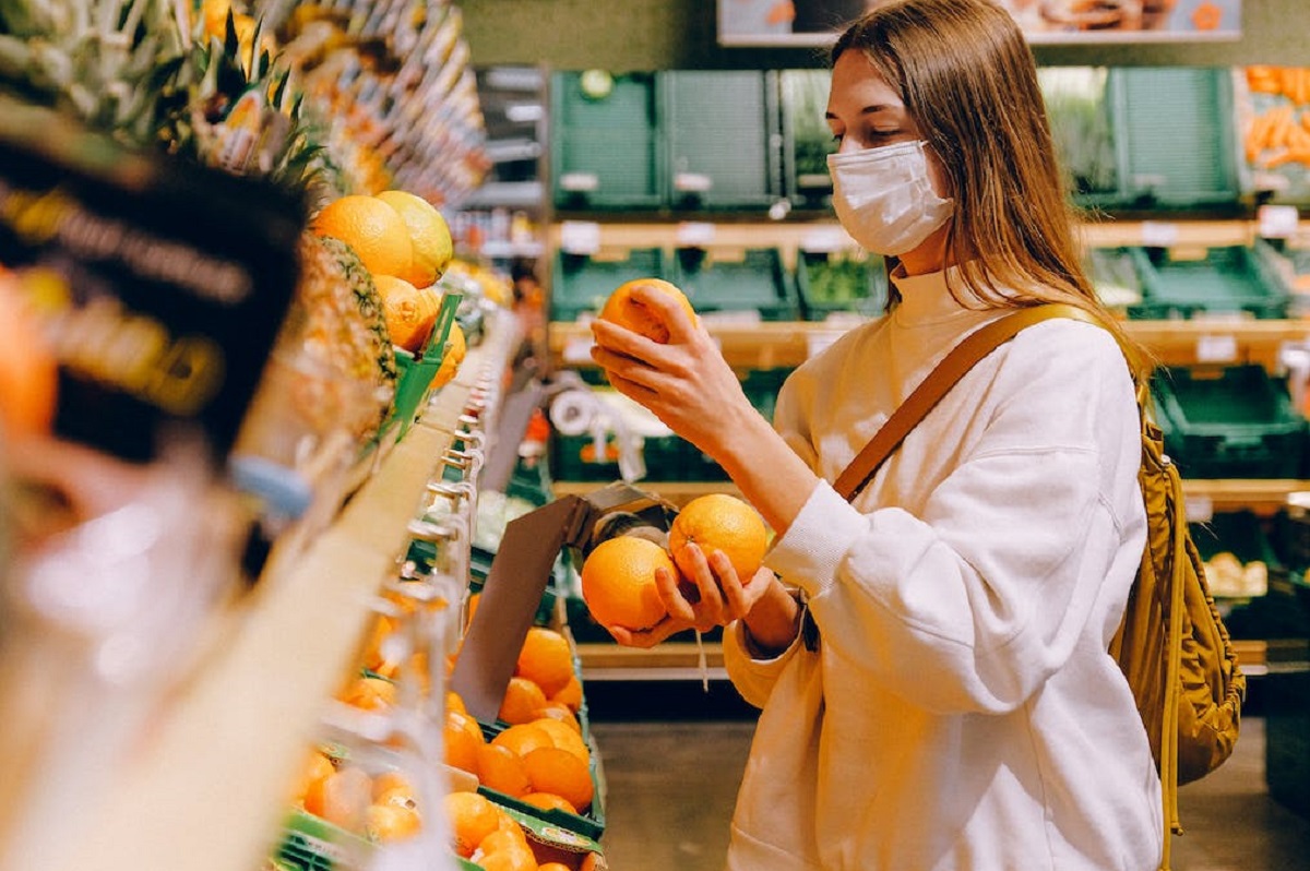 Έρευνα: Το φθηνότερο αλλά μη υγιεινό junk food επιλέγουν οι καταναλωτές