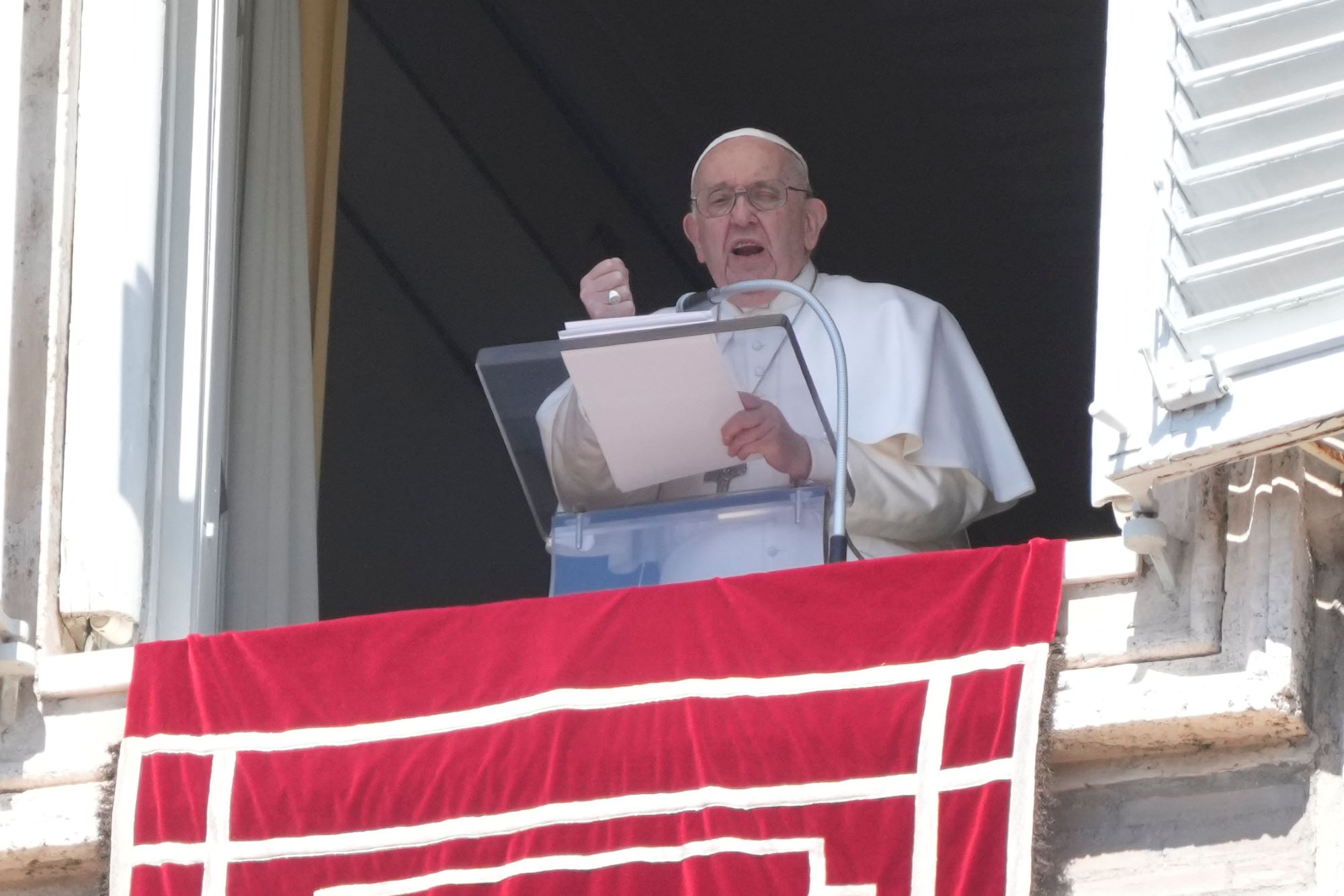 Ο Αρχιεπίσκοπος Καθολικών Αθηνών Θεόδωρος στο Πρώτο για την απόφαση ορόσημο του Πάπα Φραγκίσκου για τα ομόφυλα ζευγάρια (audio)