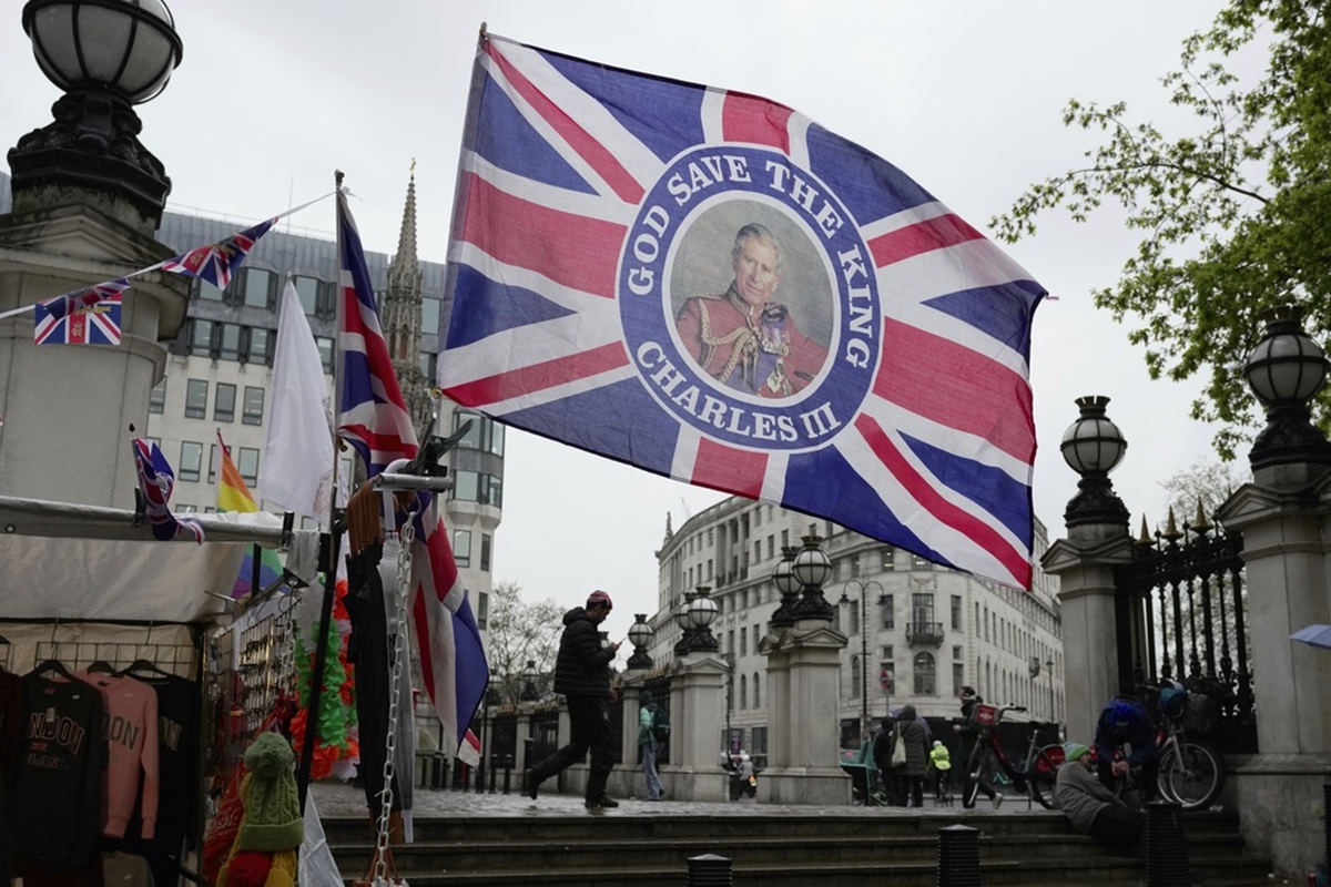 Βρετανία: Ο «Λίθος του Σκόουν» μεταφέρθηκε στο Λονδίνο για τη στέψη του Καρόλου Γ’