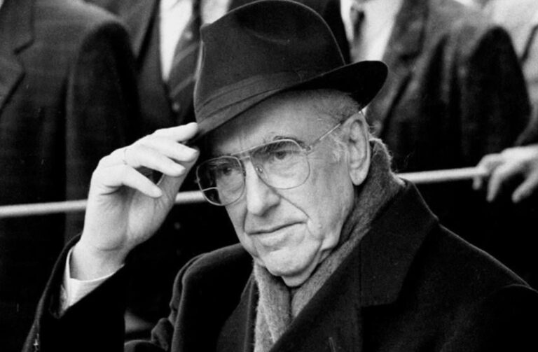 Ανδρέας Παπανδρέου: Σε δημοπρασία τα εμβληματικά γυαλιά του – Πουλήθηκαν για 25.000 ευρώ