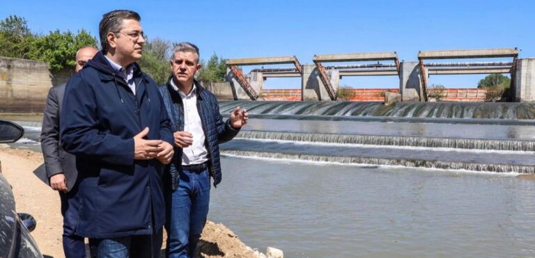 Αυτοψία Απόστολου Τζιτζικώστα στις εργασίες αποκατάστασης του φράγματος Έλλης