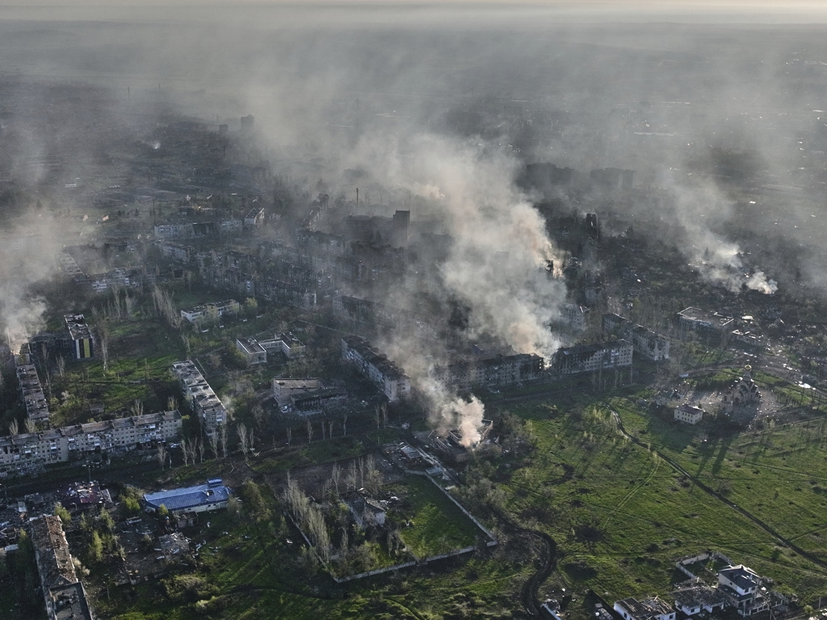Πόλεμος στην Ουκρανία: Πυραυλική επίθεση στο Ντνίπρο με δύο νεκρούς – Εκρήξεις στο Κίεβο και άλλες πόλεις σε διάφορους τομείς