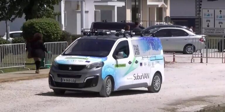 Πρόγραμμα «SHOW»: Βανάκια χωρίς οδηγό ξεκίνησαν να κυκλοφορούν στα Τρίκαλα
