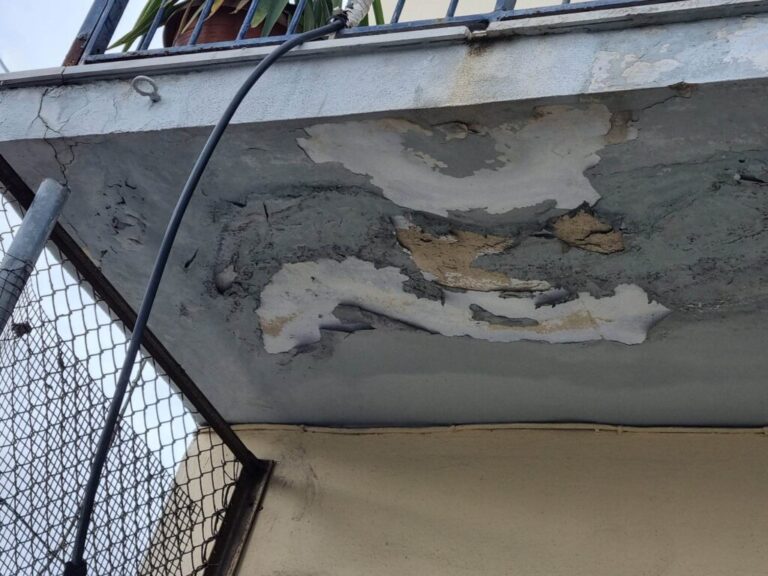 Βόλος: Κλείνει προσωρινά ο 1ος όροφος του δημοτικού σχολείου όπου χθες έπεσαν σοβάδες