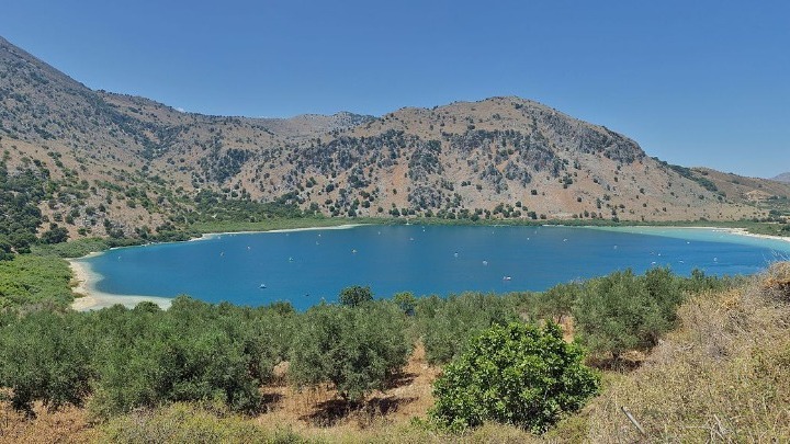 Προστασία του φυσικού πλούτου και της μεγαλύτερης λίμνης στην Κρήτη