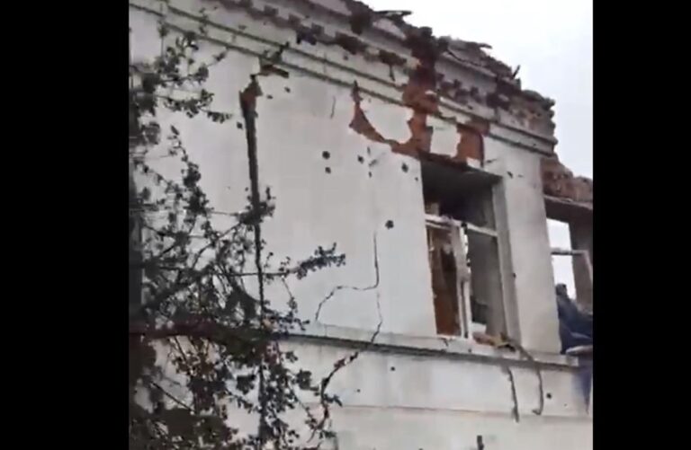 Ζελένσκι: Ένας νεκρός, δέκα τραυματίες μετά από ρωσική επίθεση σε μουσείο της Κουπιάνσκ