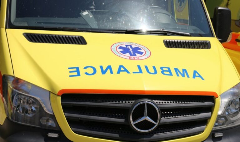 Θεσσαλονίκη: Αυτοκίνητο έπεσε πάνω σε απορριμματοφόρο στις Συκιές– Τραυματίας 62χρονη εργαζόμενη