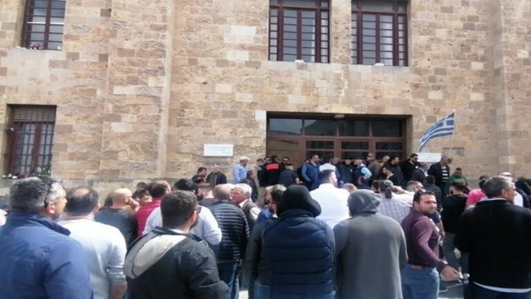 Στα «κάγκελα» οι ιδιοκτήτες ταξί στη Ρόδο για την Uber