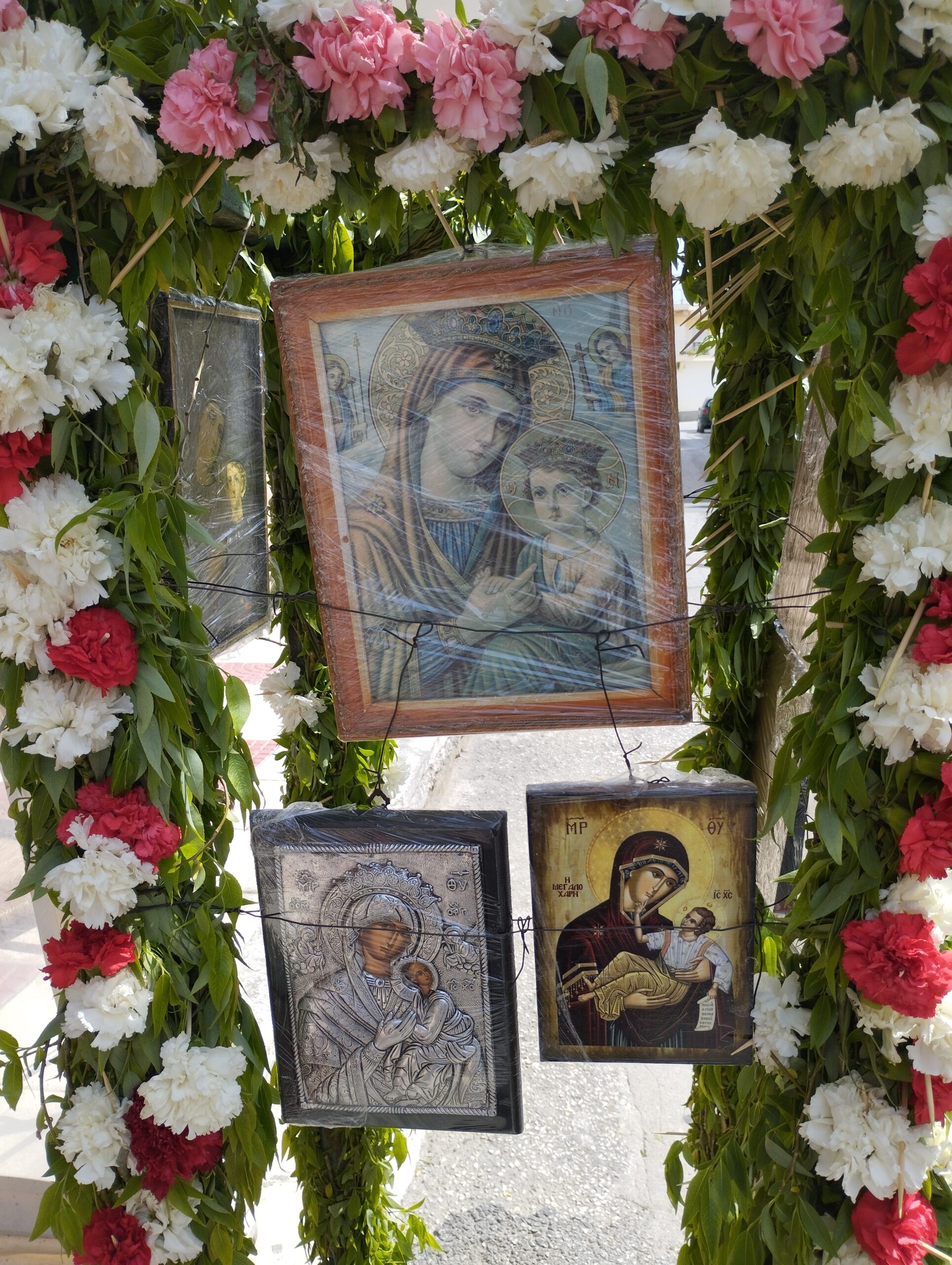 εικονες Ν.Σούλι Σερρών: Τα «γεφύρια» για τον Επιτάφιο