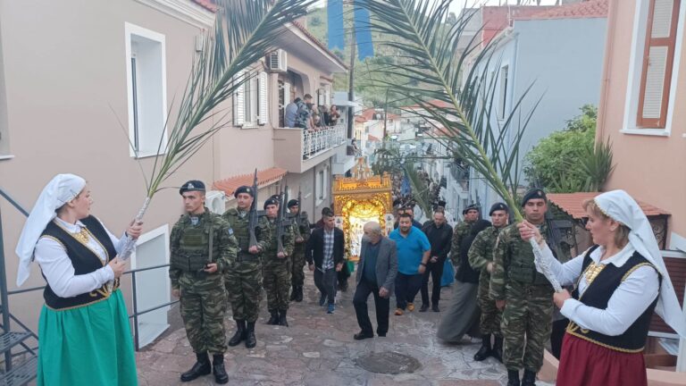 Λιτανεία και κάψιμο του Ιούδα στον  εορτασμό της Ζωοδόχου Πηγής στη Λαγκάδα Μυτιλήνης