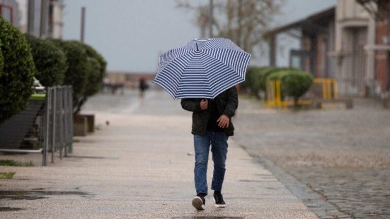 Kαιρός: Νέο κύμα κακοκαιρίας – Βροχές και καταιγίδες μέχρι τη Μ. Δευτέρα – Αναλυτική πρόγνωση