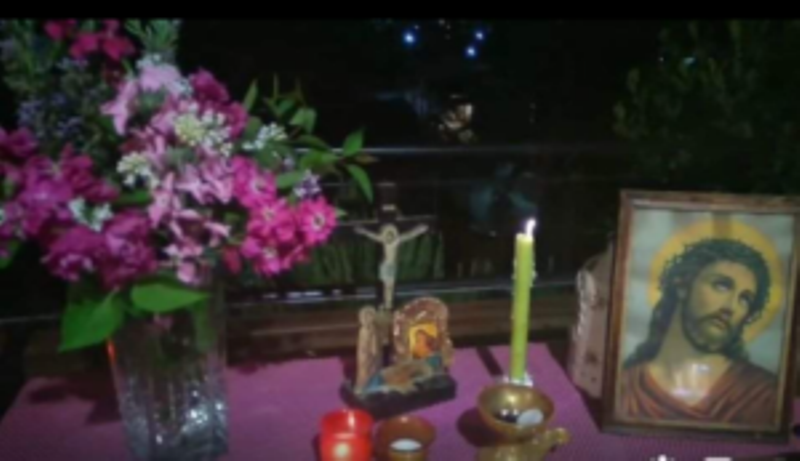 τραπεζακι-1 Ν.Σούλι Σερρών: Τα «γεφύρια» για τον Επιτάφιο