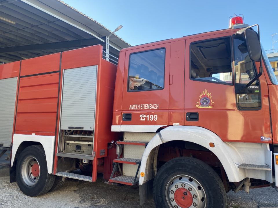 Λάρισα: Εκτροπή οχήματος στον κόμβο Αλκαζάρ – Καθ΄οδόν η πυροσβεστική