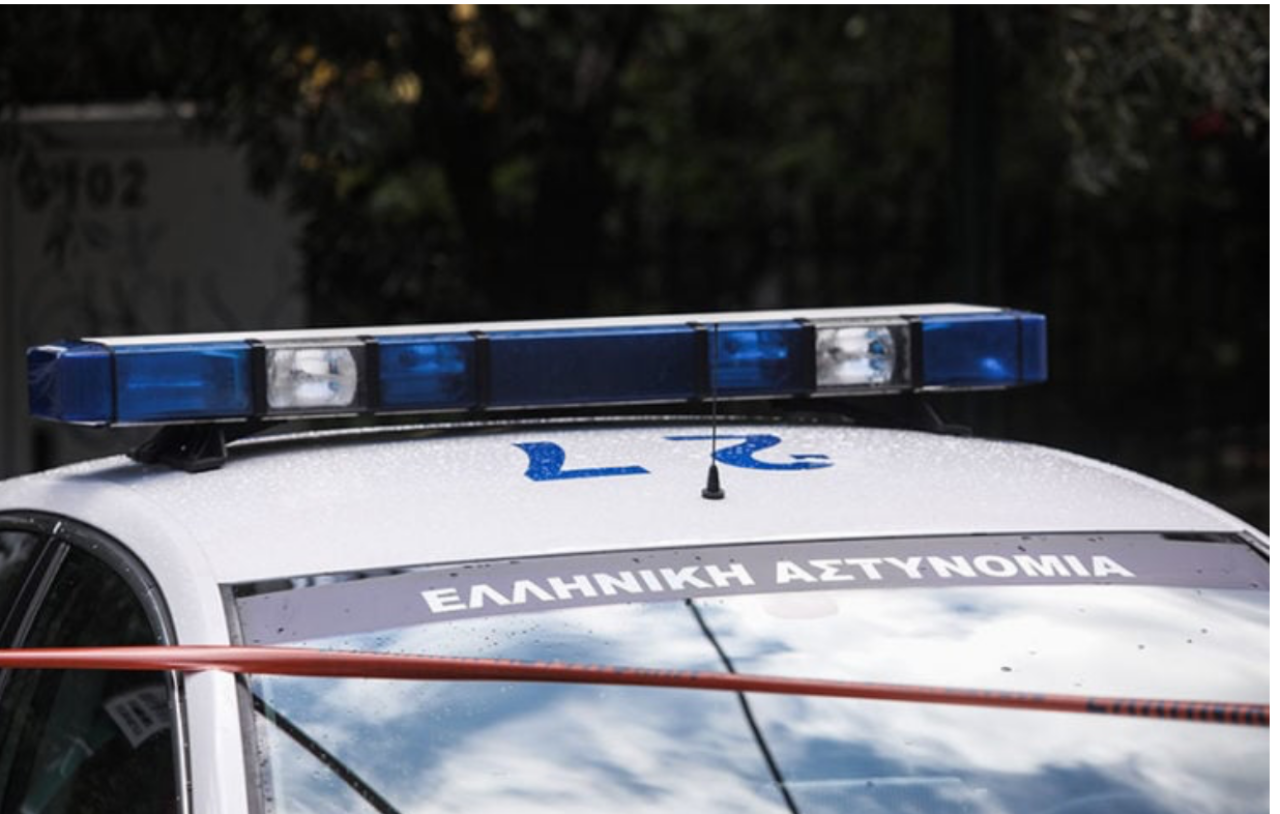Θεσσαλονίκη: Βολίδα από πυροβόλο όπλο καρφώθηκε στον ουρανό του αυτοκινήτου της ενώ οδηγούσε