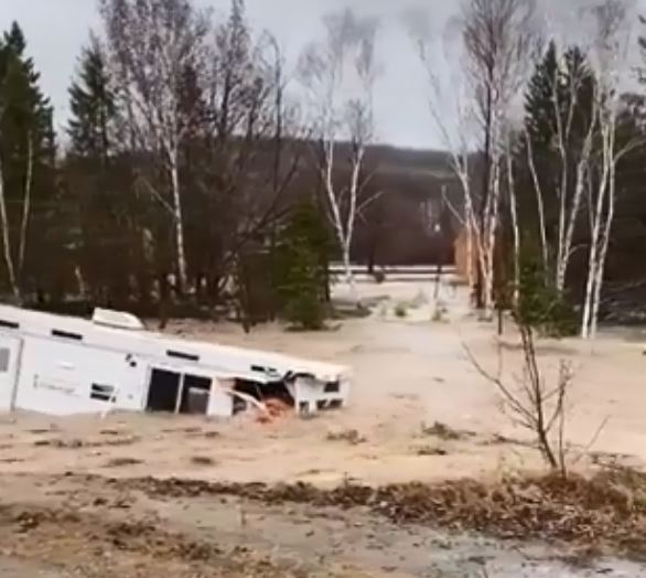 Καναδάς: Βρέθηκαν τα πτώματα δυο πυροσβεστών μετά τις πλημμύρες στο Κεμπέκ