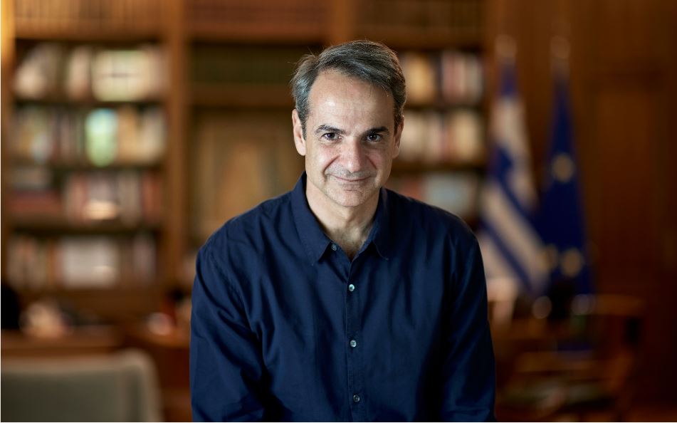 Ο πρωθυπουργός Κυριάκος Μητσοτάκης απαντά σε ερωτήσεις 16 επώνυμων πολιτών