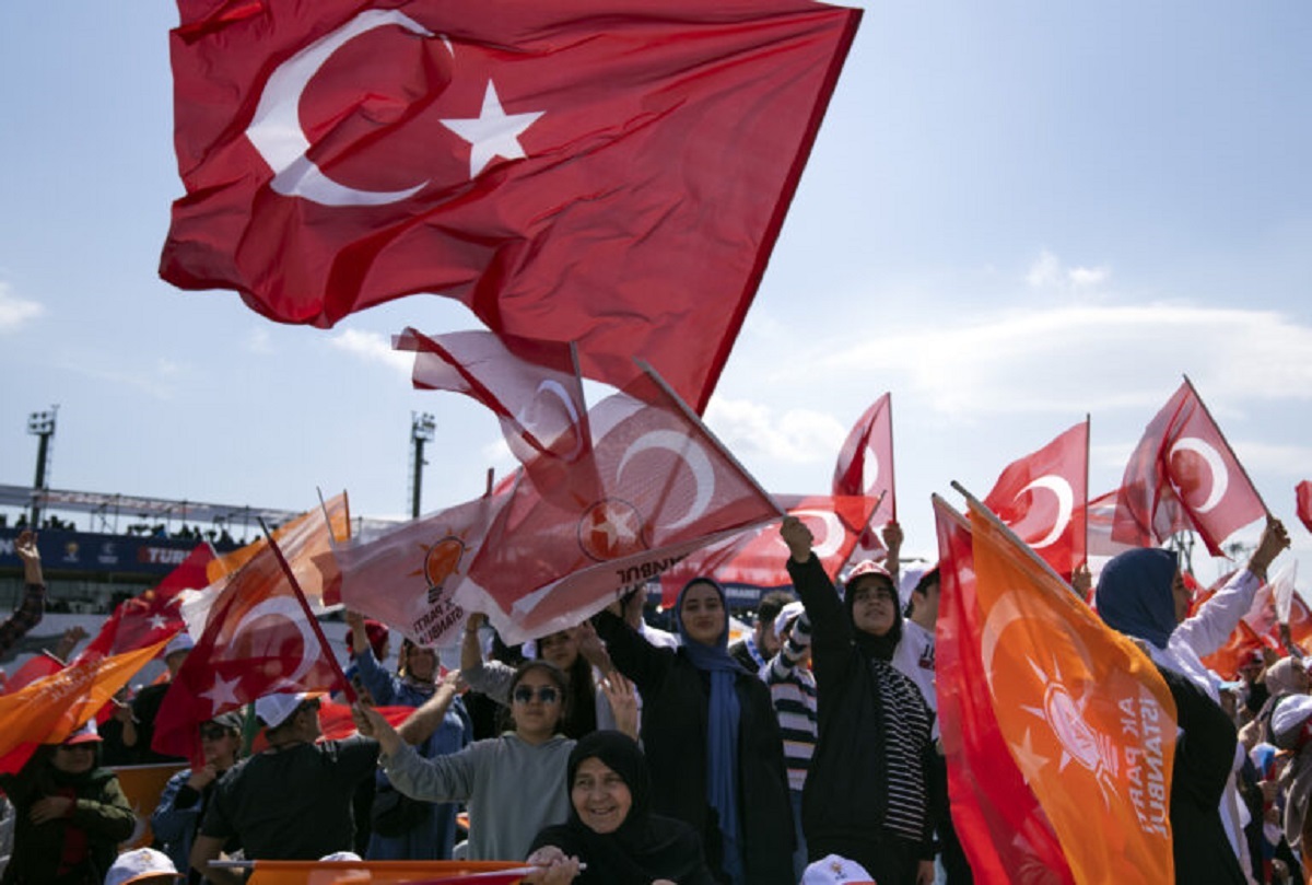 Τουρκικές εκλογές: Εντείνουν την προεκλογική τους δραστηριότητα Ερντογάν – Κιλιτσντάρογλου