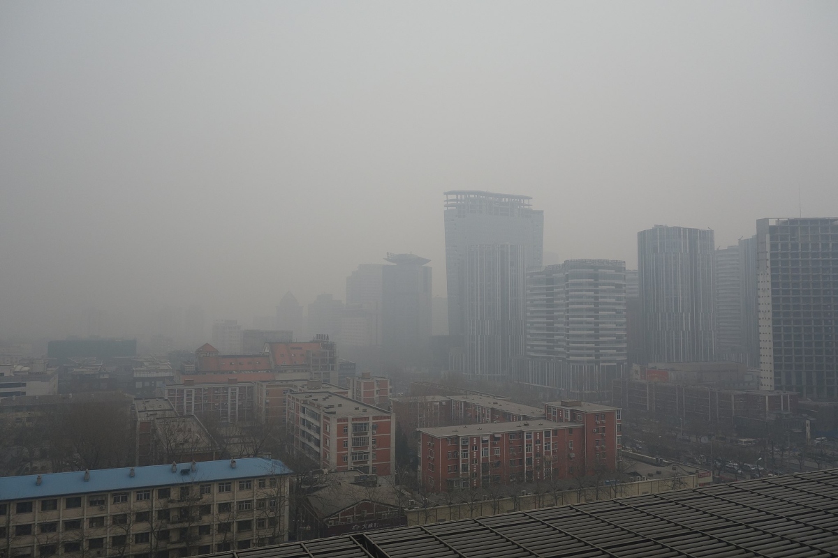 2048px-Beijing_Air_Pollution..._(12691254574) (1)