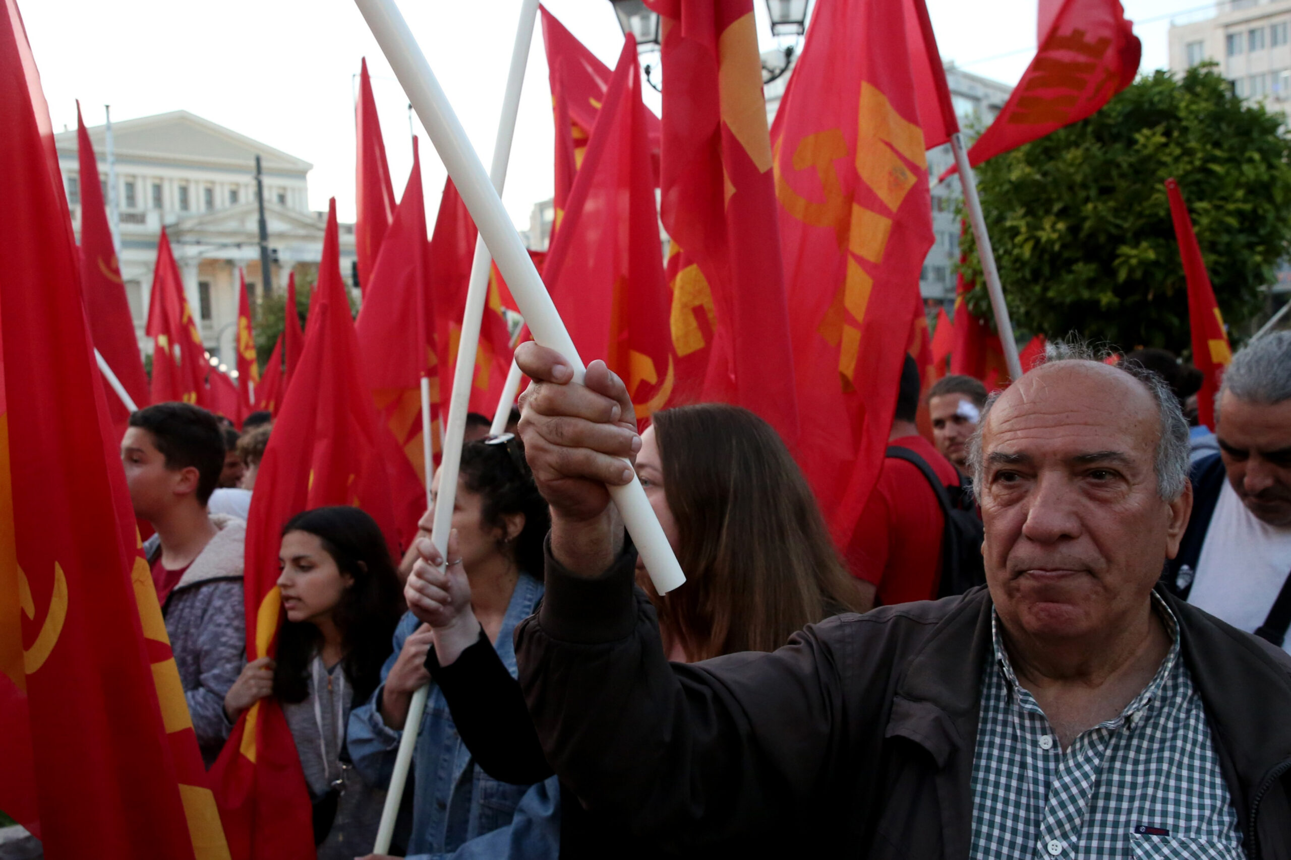 ΚΟΥΤΣΟΥΜΠΑΣ Δ ΠΡΟΕΚΛΟΓΙΚΗ ΣΥΓΚΕΝΤΡΩΣΗ Δ. Κουτσούμπας: Mόνο ο ο λαός σώζει τον λαό και τη Δευτέρα χρειάζεται ΚΚΕ ακόμα πιο δυνατό