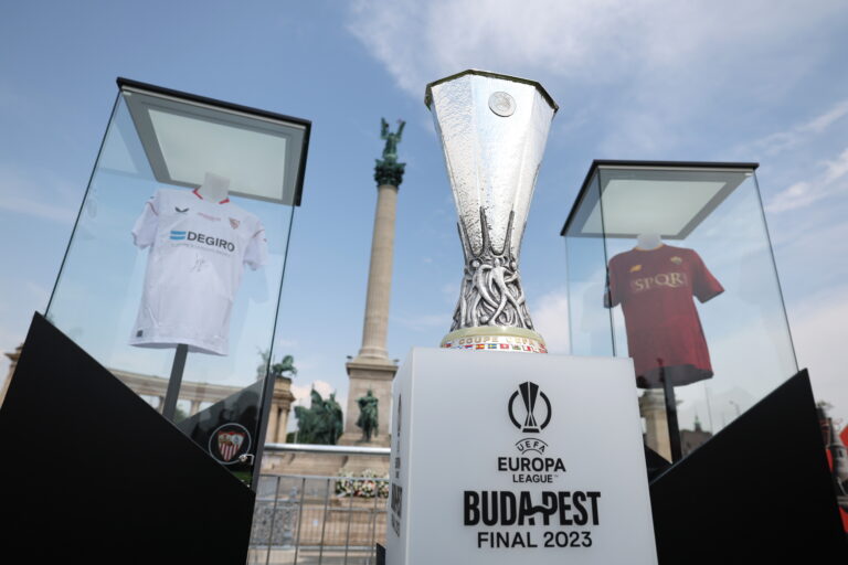 Οι οπαδοί του Europa League κατακτούν τη Βουδαπέστη