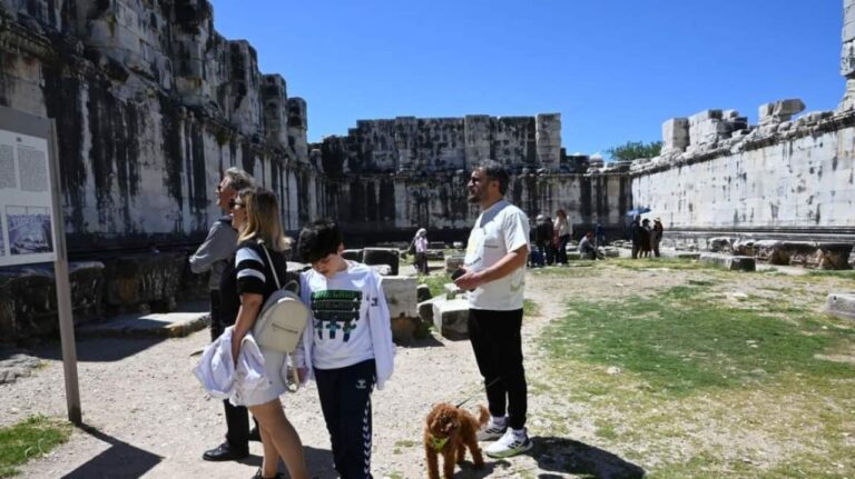 Ανοίγουν οι αρχαιολογικοί χώροι για τα ζώα συντροφιάς
