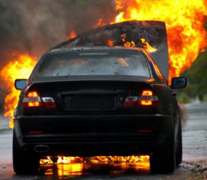 Θεσσαλονίκη: Αυτοκίνητο κάηκε ολοσχερώς στον Περιφερειακό