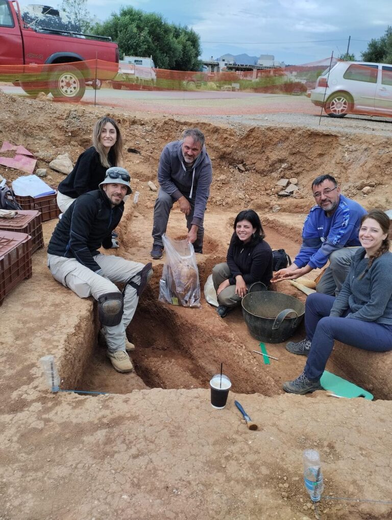 Ολοκληρώθηκε η ανασκαφή στο ταφικό σύμπλεγμα στο Σταυρό Αγ. Νικολάου