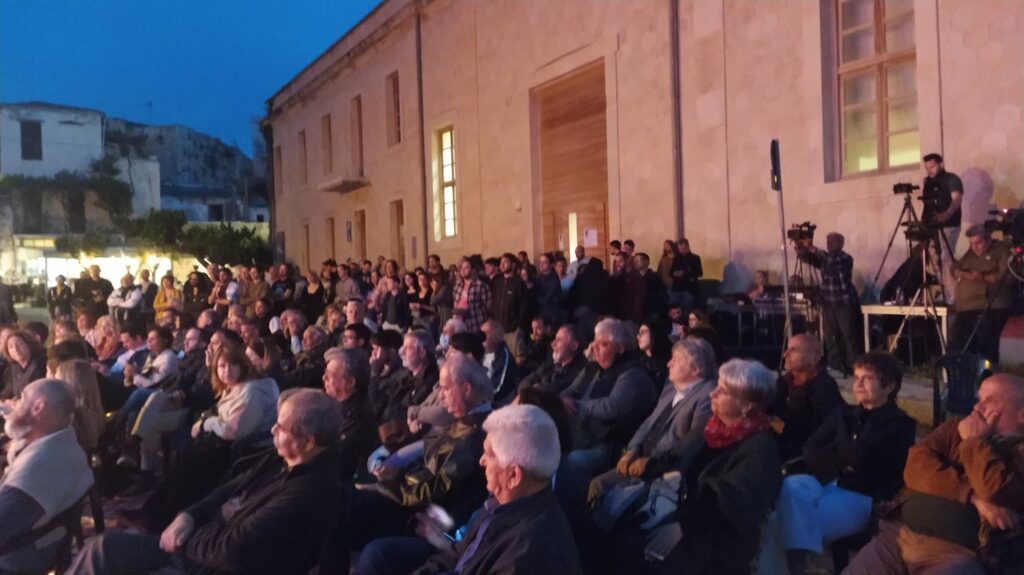 Γιάνης Βαρουφάκης από τα Χανιά: «Είμαστε υπό καθεστώς κατοχής με τη βούλα»