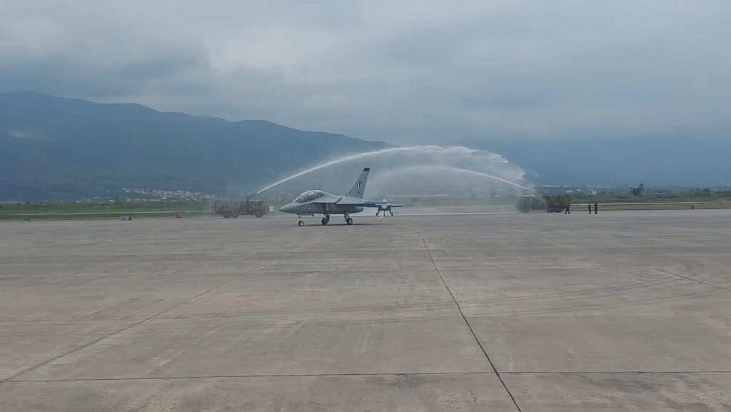 Καλαμάτα: Προσγειώθηκαν στην 120 ΠΕΑ τα δυο πρώτα νέα εκπαιδευτικά αεροσκάφη Μ-346