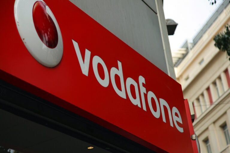 Vodafone Ελλάδας: «Οι απολύσεις που ανακοίνωσε ο όμιλος δεν αφορούν την χώρα μας»