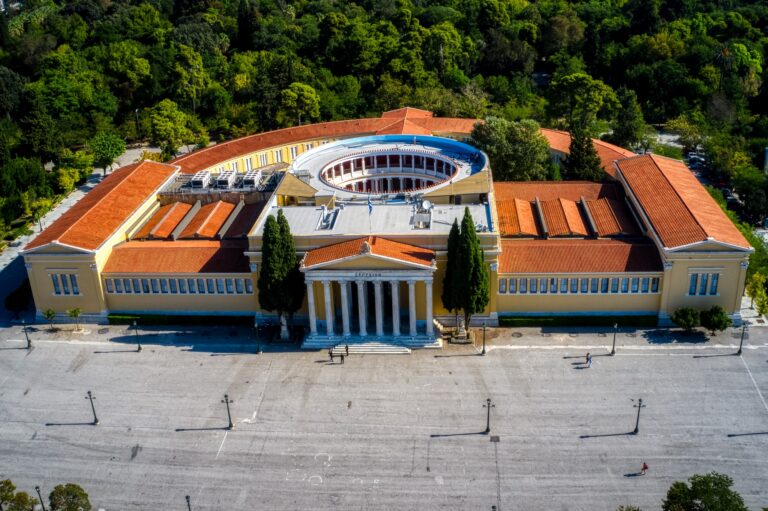 Ζάππειο Μέγαρο – Ανακοίνωση για την πτώση κλαδιού: «Γεγονός που οφείλεται σε απρόοπτο συμβάν της φύσης»