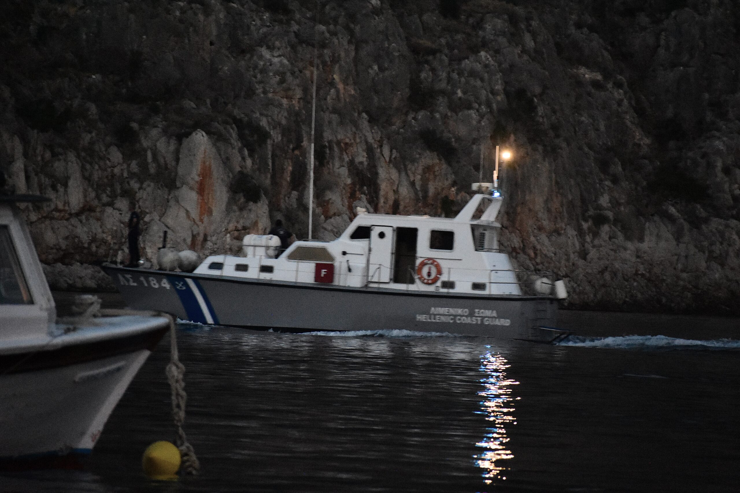 Επιβάτης πλοίου φέρεται να έπεσε στη θάλασσα – Σε εξέλιξη έρευνες του λιμενικού μεταξύ Κύμης και Σκύρου