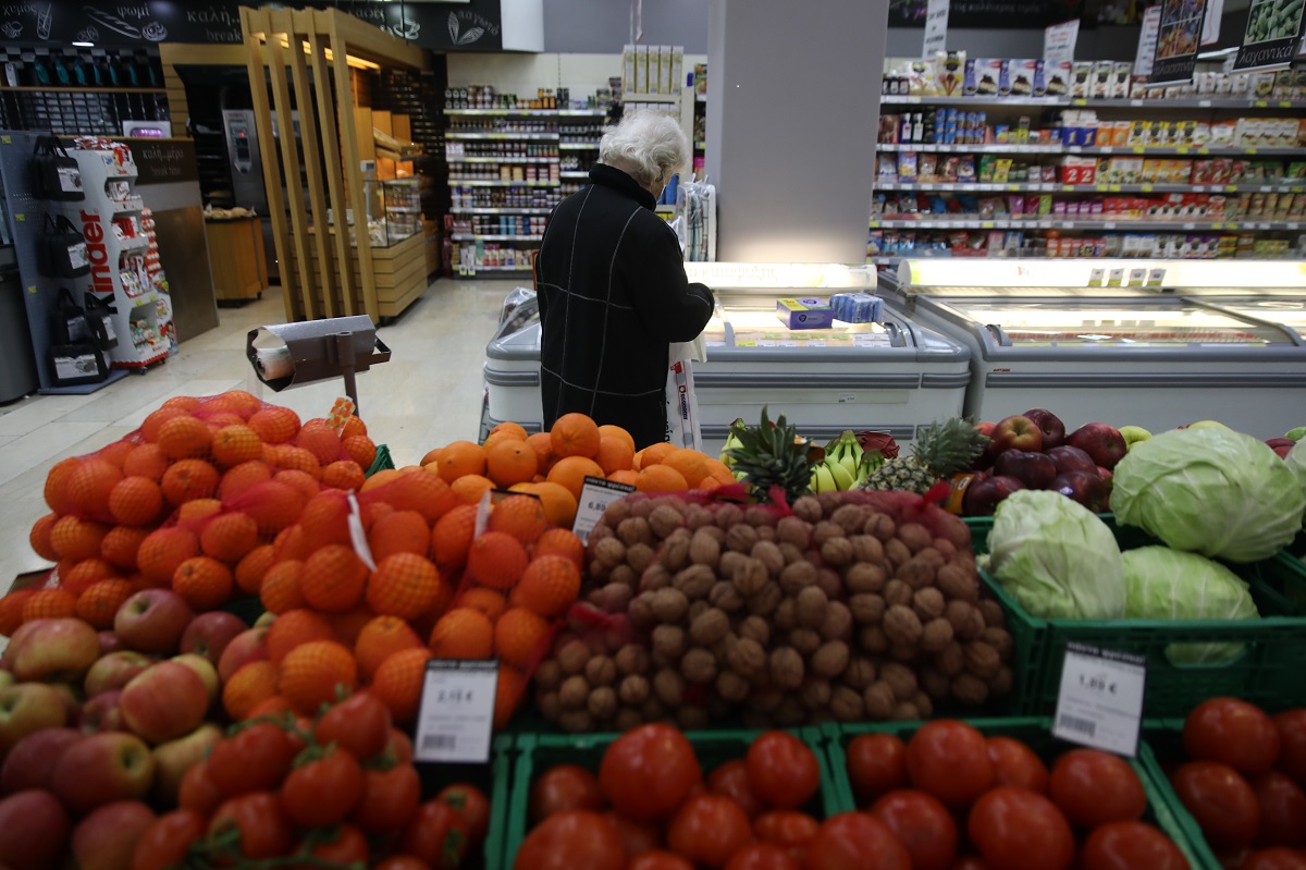 ΚΑΛΑΘΙ ΤΟΥ ΝΟΙΚΟΚΥΡΙΟΥ ΣΤΙΓΜΙΟΤΥΠΑ ΑΠΟ ΣΟΥΠΕΡ ΜΑΡΚΕΤ (ΓΙΑΝΝΗΣ ΠΑΝΑΓΟΠΟΥΛΟΣ/ EUROKINISSI)